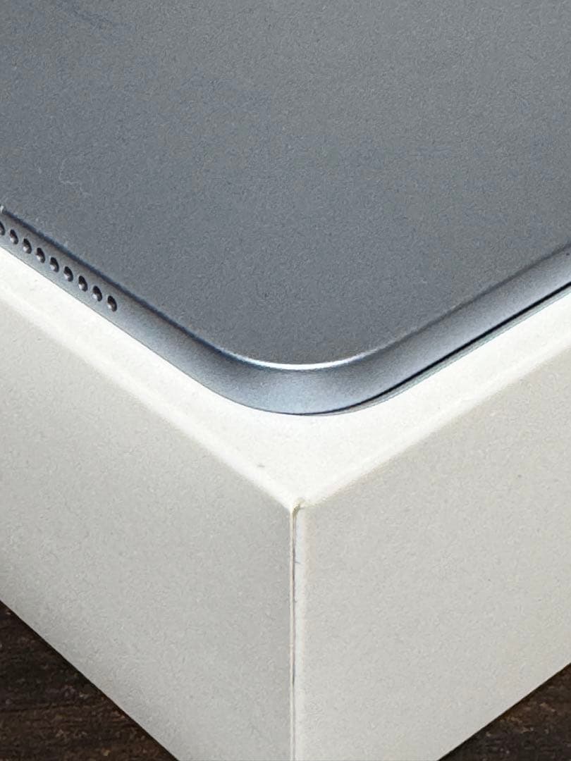 よ*ん様 iPad Air 10.9インチ ブルー Apple Pencil付き