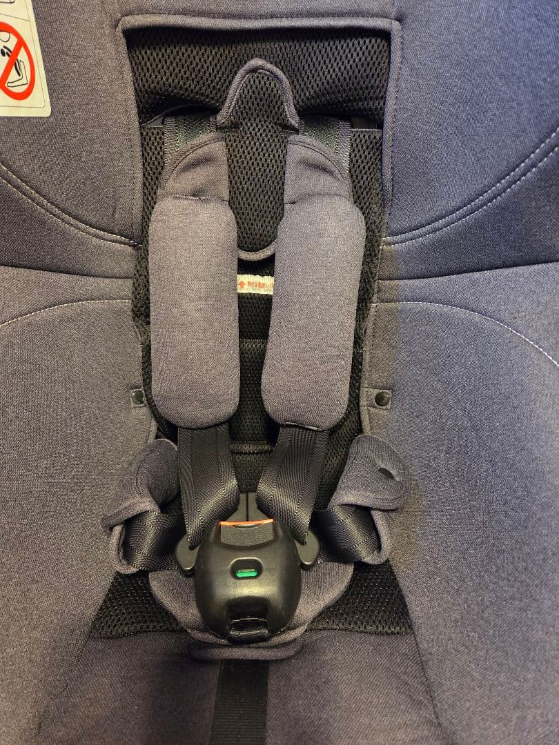 エールべべ　クルット4s プレミアム　ナチュラルダークグレー　チャイルドシート