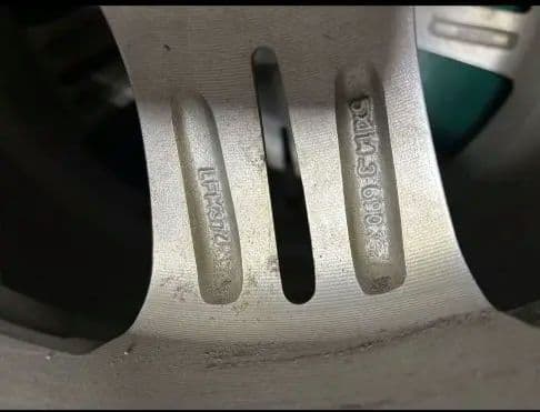 スタッドレスタイヤ＋16インチ アルミホイール205-60-16