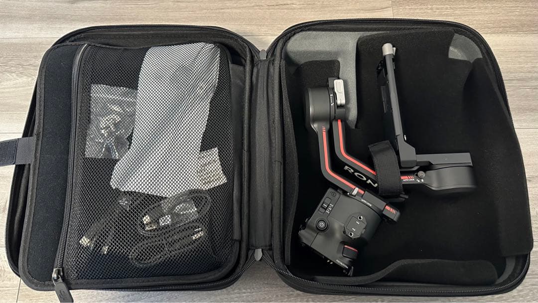 DJI RS 3コンボ、3軸ジンバルスタビライザー