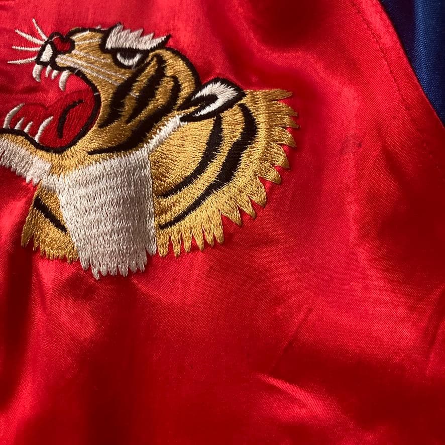 【希少】Switch　リバーシブル2WAYスカジャン 和柄刺繍 龍 虎 日本地図