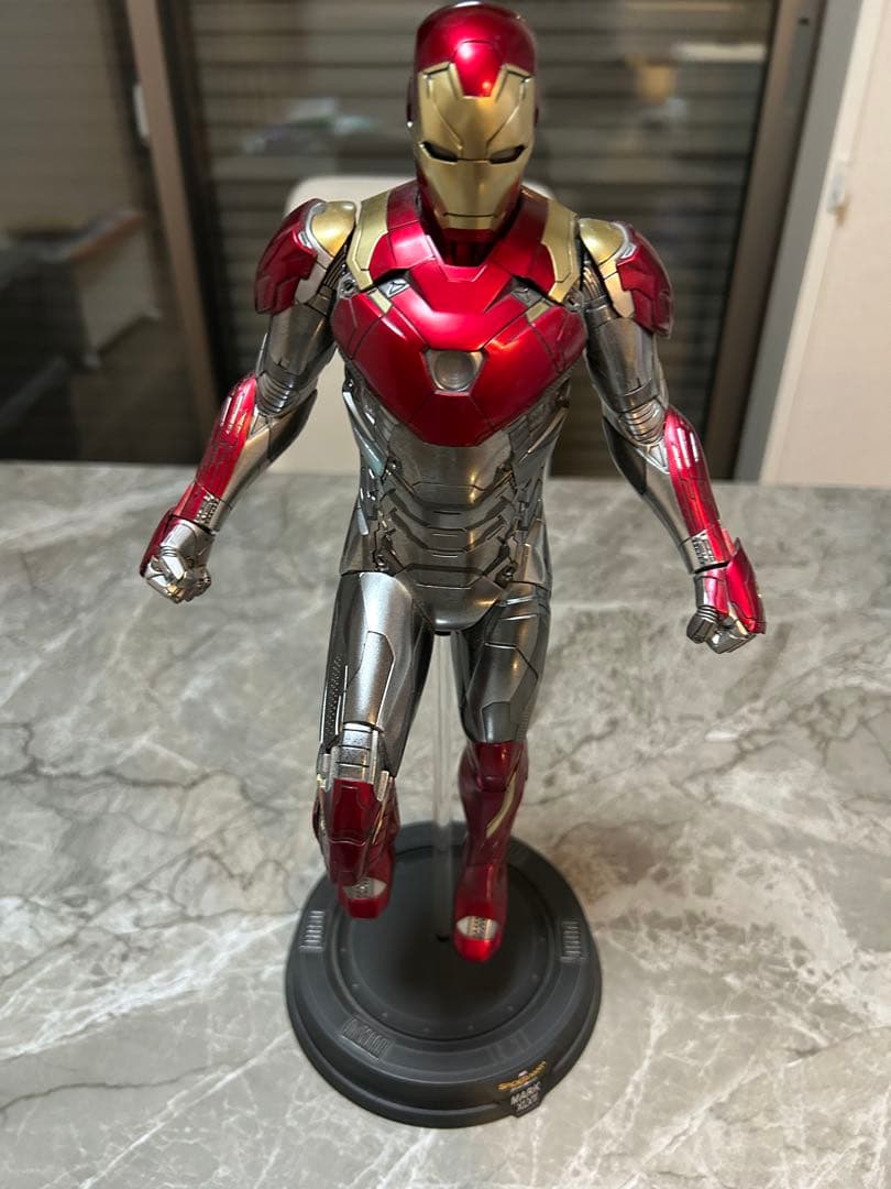 アイアンマン・マーク47 「スパイダーマン：ホームカミング」 1/6 フィギュア