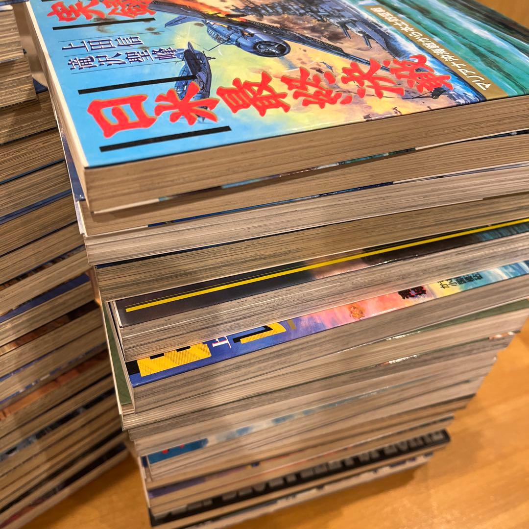 紺碧の艦隊全21冊、その他歴史本17冊