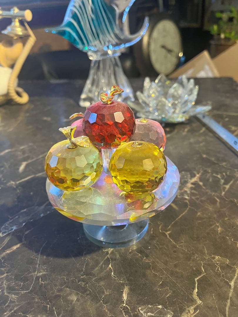 クリスタルリンゴ、スワロフスキーのオブジェ、回転クリスタルテーブル ガラス