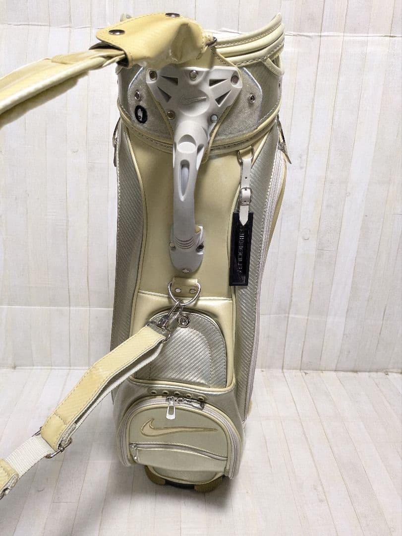 Nike キャディバッグ エナメル　フードカバー付き