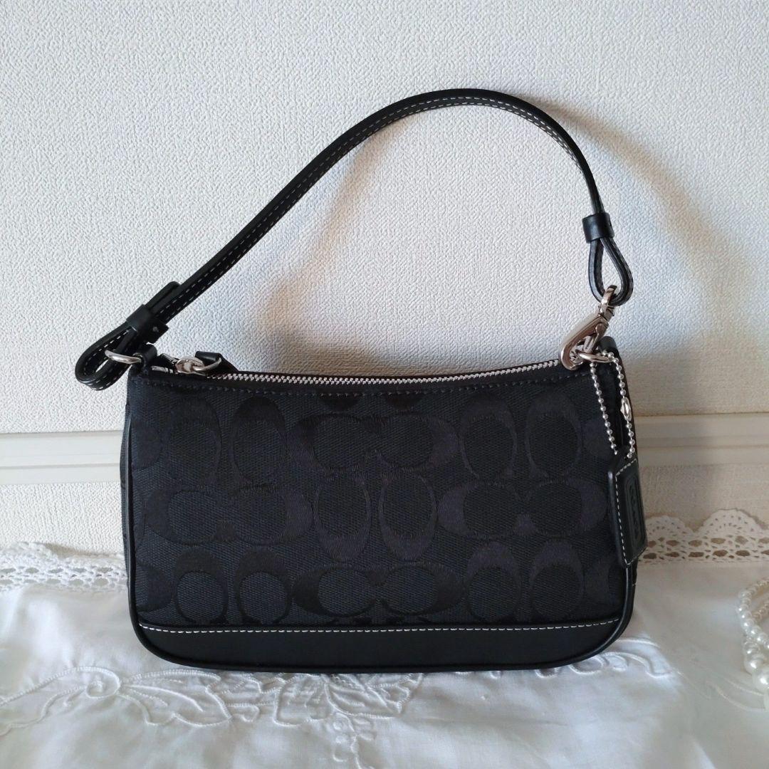 コーチCOACH　　　　　　　　　　　　　小さなハンドバッグ美品