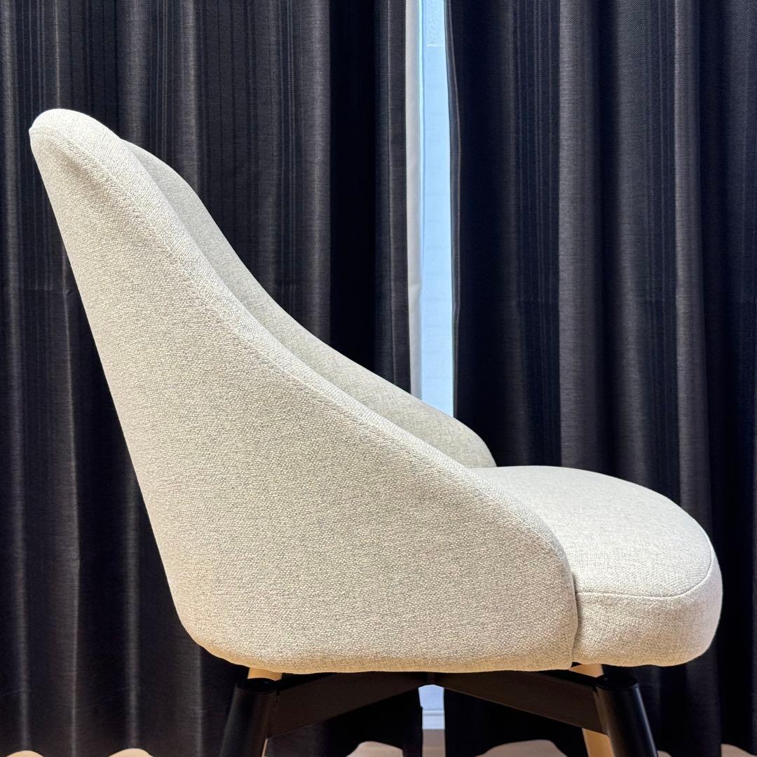 IKEA ヤンオロフ 2脚セット 回転ダイニングチェア ベージュ