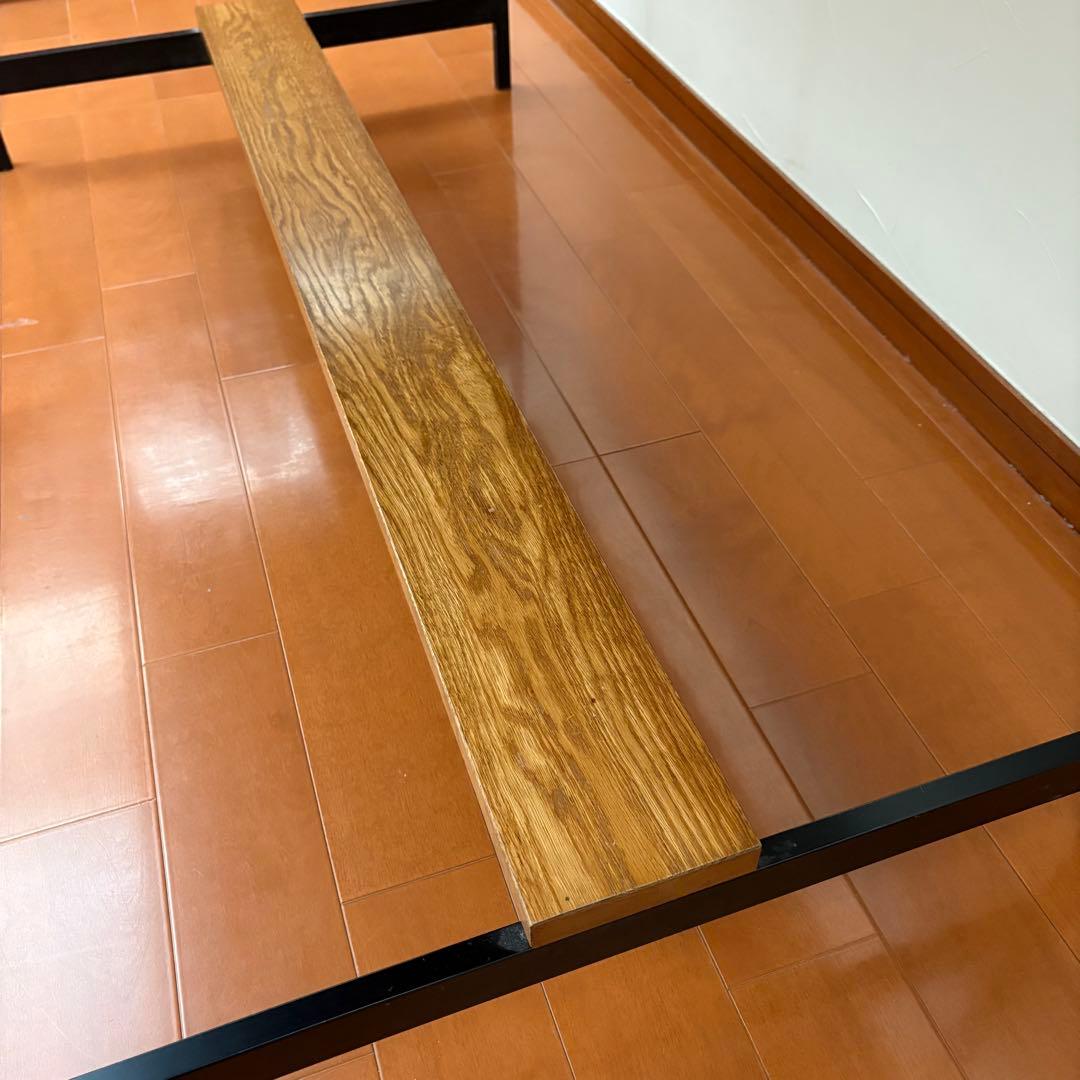 Standard Trade(スタンダードトレード)：ミーティングテーブル