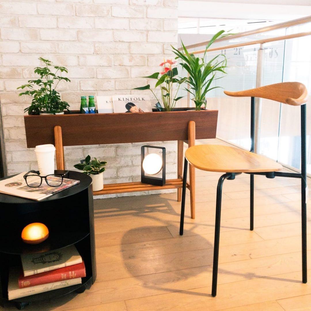 H.W.F PLANTER STAND”HIGH“