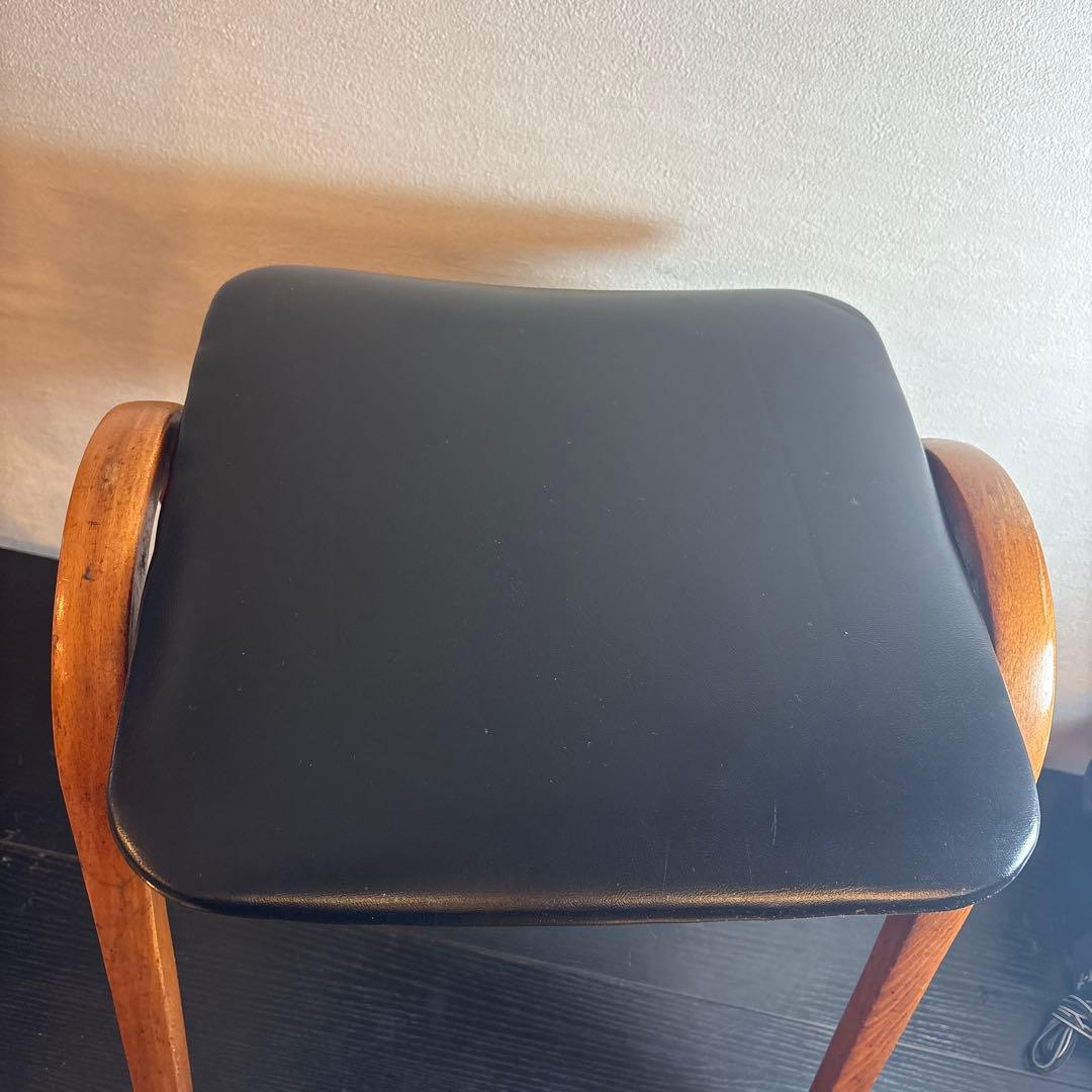 秋田木工 AKITA MOKKO 木製スツール 赤と黒の2脚セット