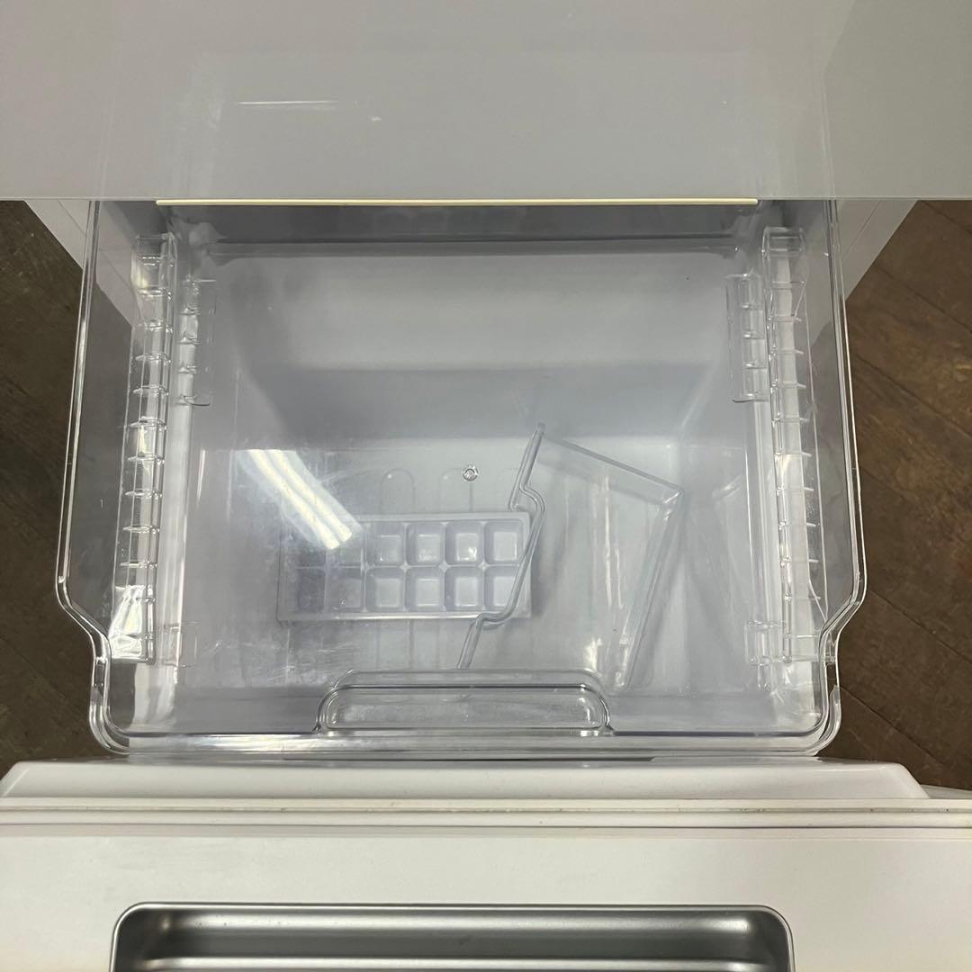 244 SHARP 最新モデル2021年製ガラスパネル　2ドア冷蔵庫　152L