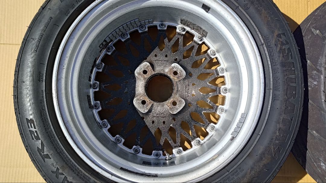 SSR TYPED16インチ4穴114.3 7J25　2本4穴8J　26 2本