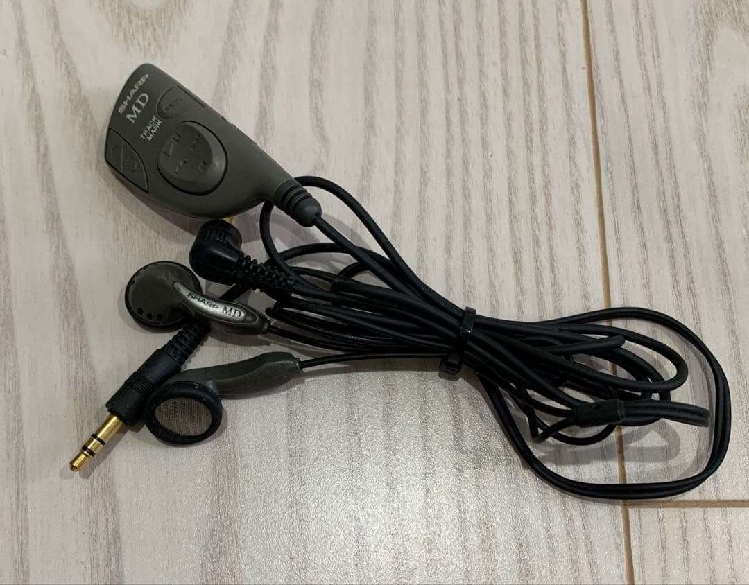 【美品】SHARP〈 MD-MS100-S〉 MDポータブルレコーダー シルバー