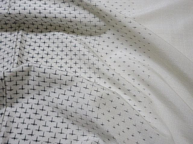 おしゃれ蚊絣：白い紬織着物：美品：13号：袷正絹：トールサイズ：P22