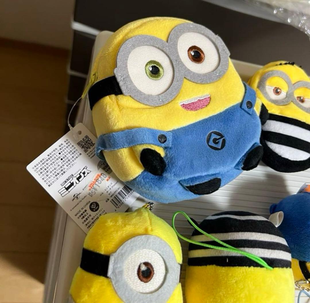ミニオンズのぬいぐるみとポシェット、パスケース