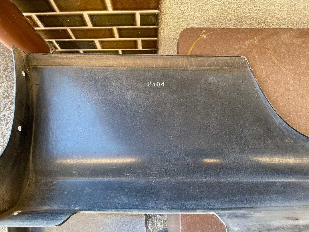 S14前期シルビアの純正型の左右のサイドスカート