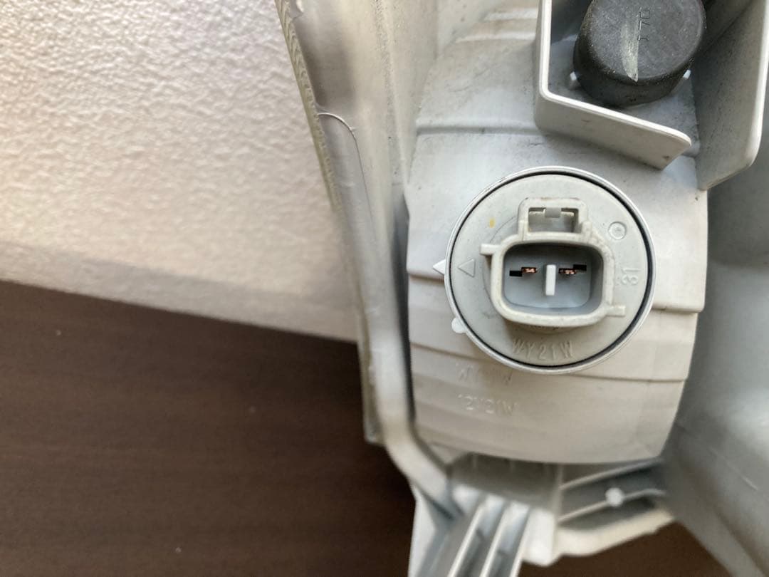 プロボックスサクシード(NSP160V)左ヘッドライト