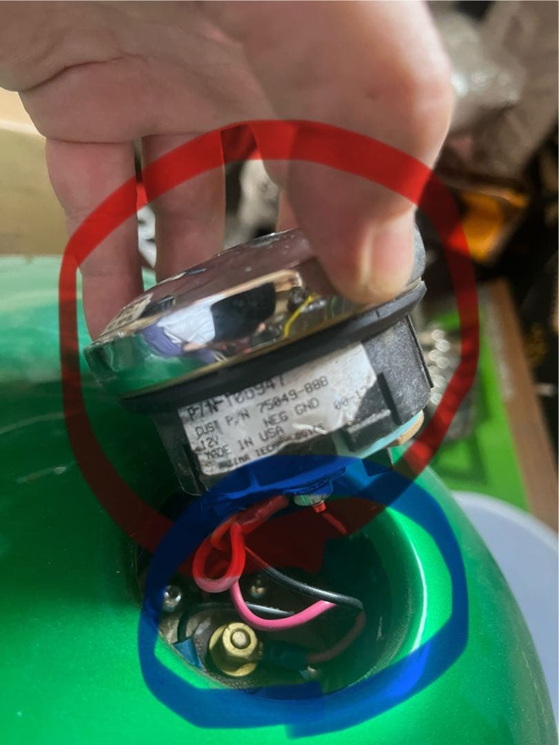 FLSTC ハーレー用ガソリンタンク燃料ゲージ、キャップ、センサーのみ