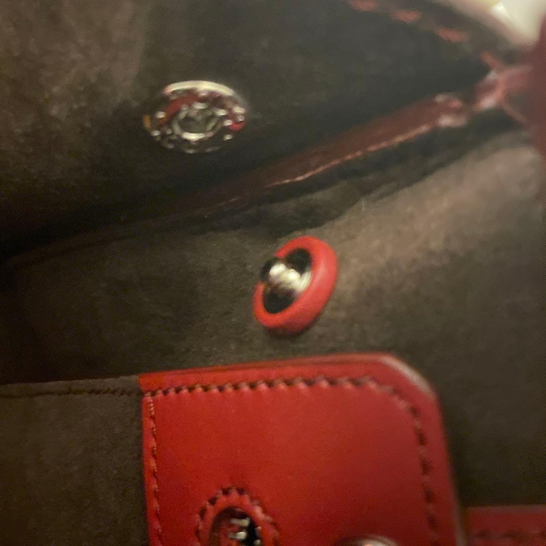 トッズ　ショルダーバッグ レッド