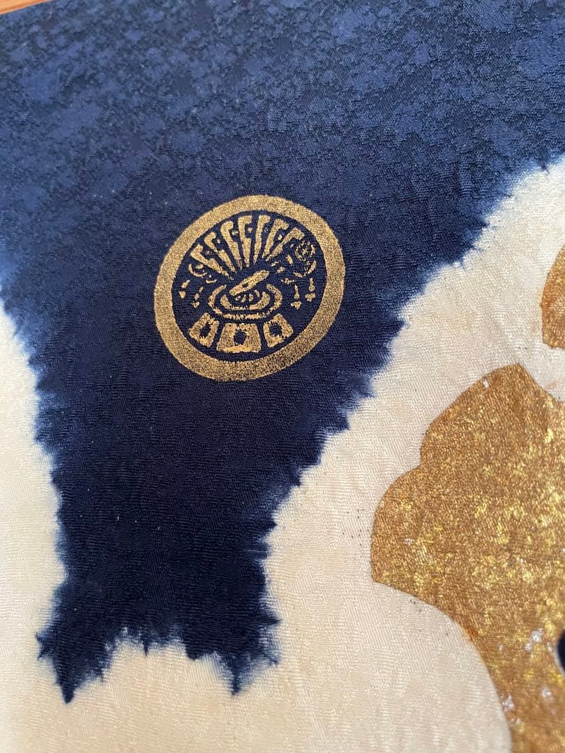 美品　絹　男の子　七五三用 お宮参り　結婚式　紺色の宝船と波模様と兜の刺繍　着物