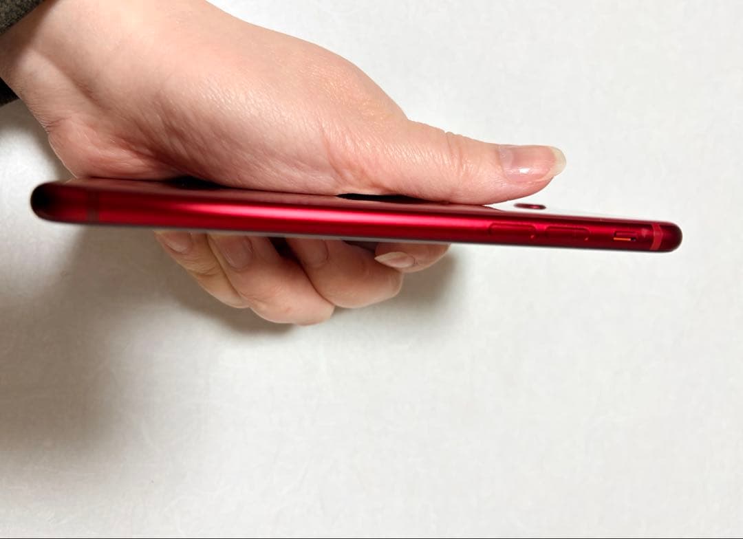 iPhone SE 128GBレッド SIMフリー 美品