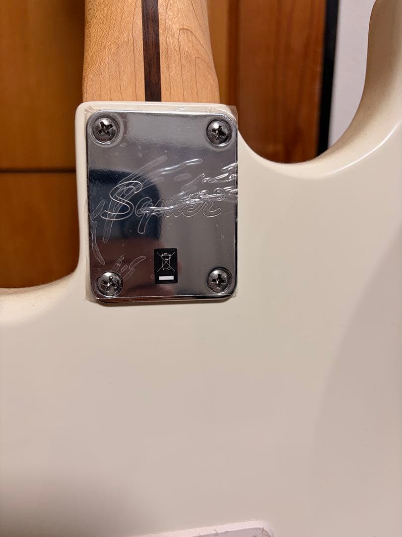 Squier Stratocaster ホワイト ケース付き