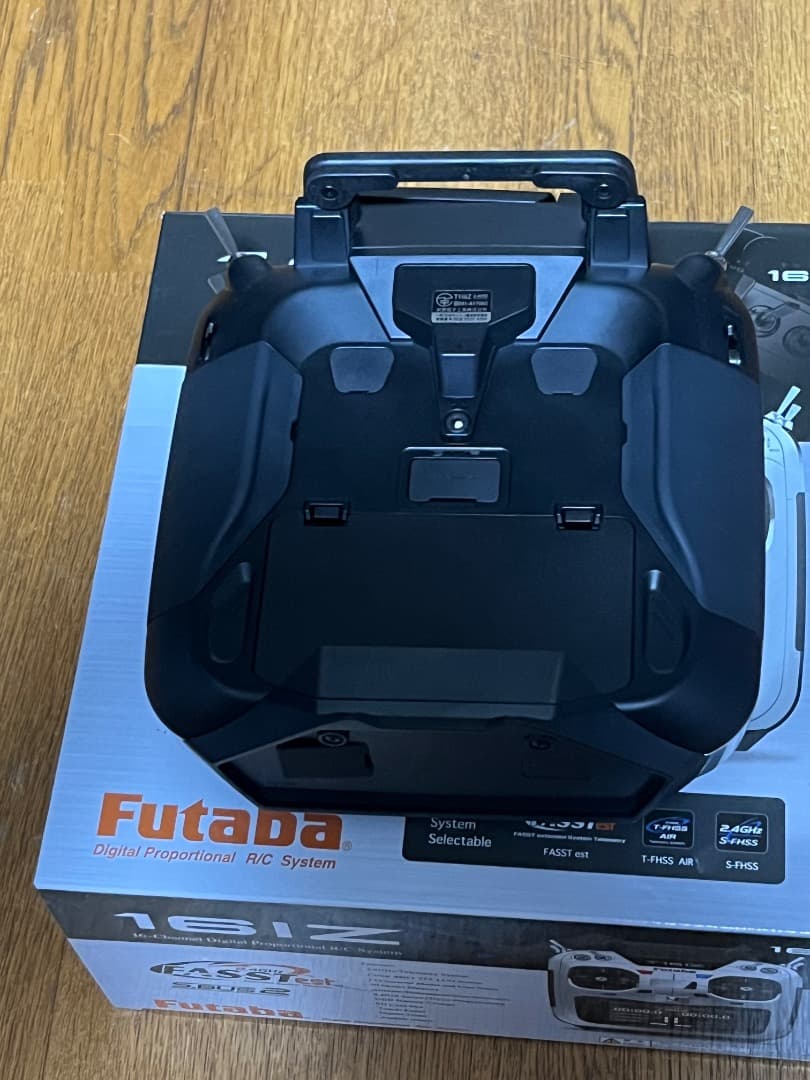 Futaba T16IZ デジタルプロポ　送信機のみ