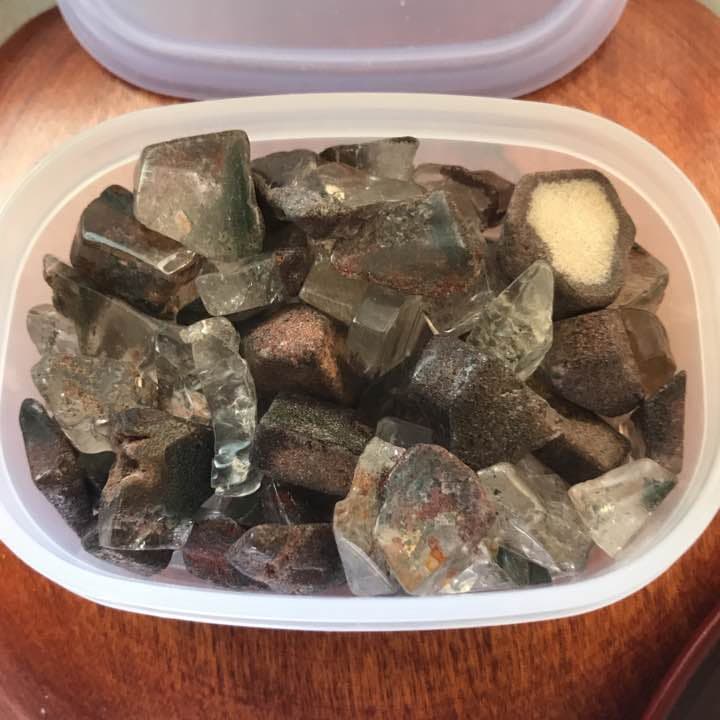 ★厳選お買得★希少レア計300g【ハイクォリティ天然石さざれ♦】ケース付き♥