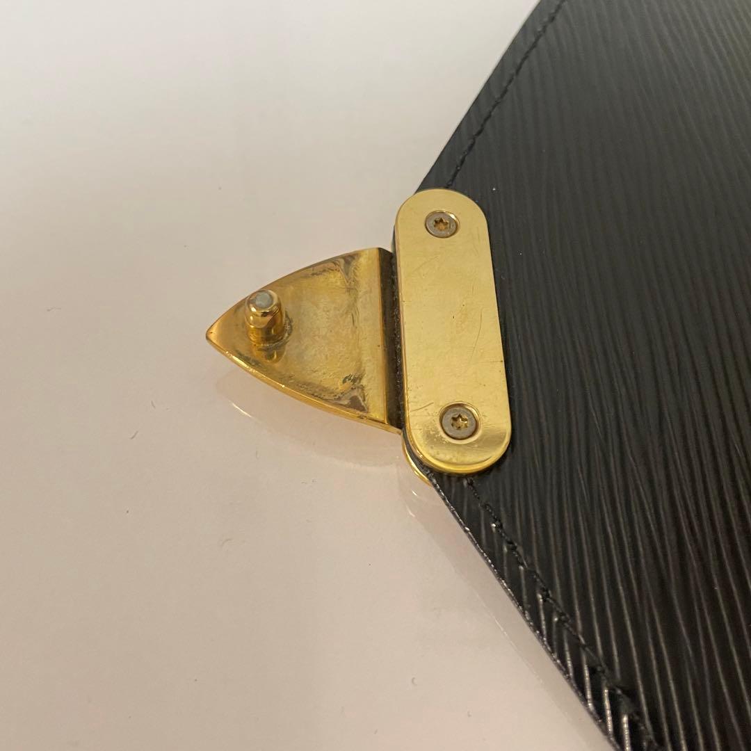 【あんしん鑑定】ルイ・ヴィトン　エピ　セカンドバッグ　黒　ブラック