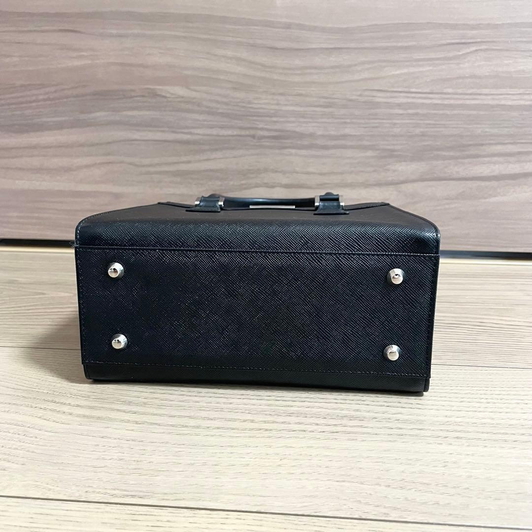 未使用/バーバリー　ハンドバッグ　トート　ミニ　ノバチェック　ブラック　レザー