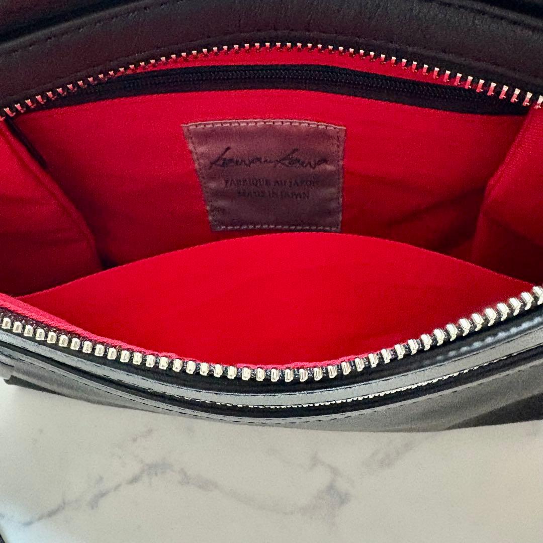 極美品 kawa-kawa カワカワ ボディバッグ スーパーソフトレザー 黒 M