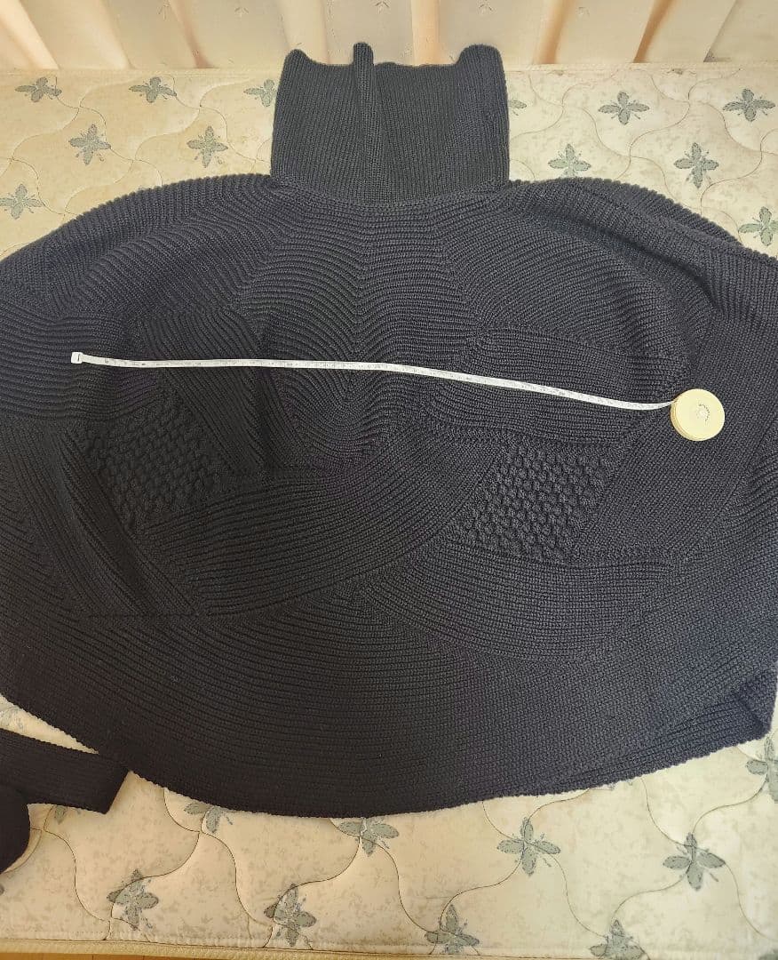 フェラガモ　ニットポンチョ