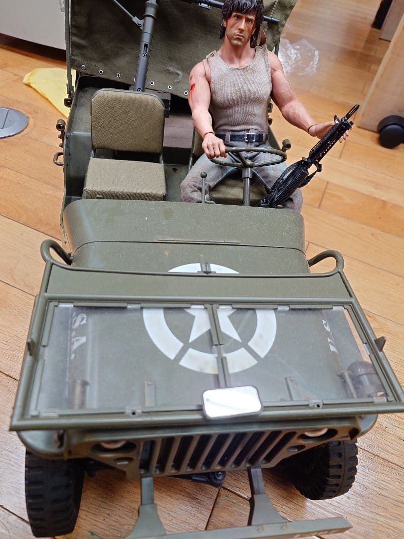 ジープ アクションフィギュア付き