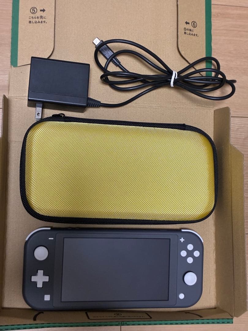 美品 Nintendo Switch ライト 本体 グレー