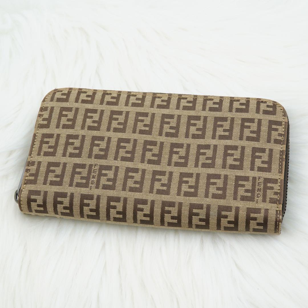 新品同様　FENDI フェンディ　長財布　ズッカ柄　FFロゴ　キャンバス生地