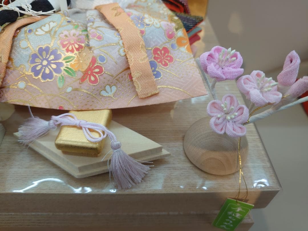 ●収納式おひなさま●　つむぎ風衣装飾り　金屏風　フルセット