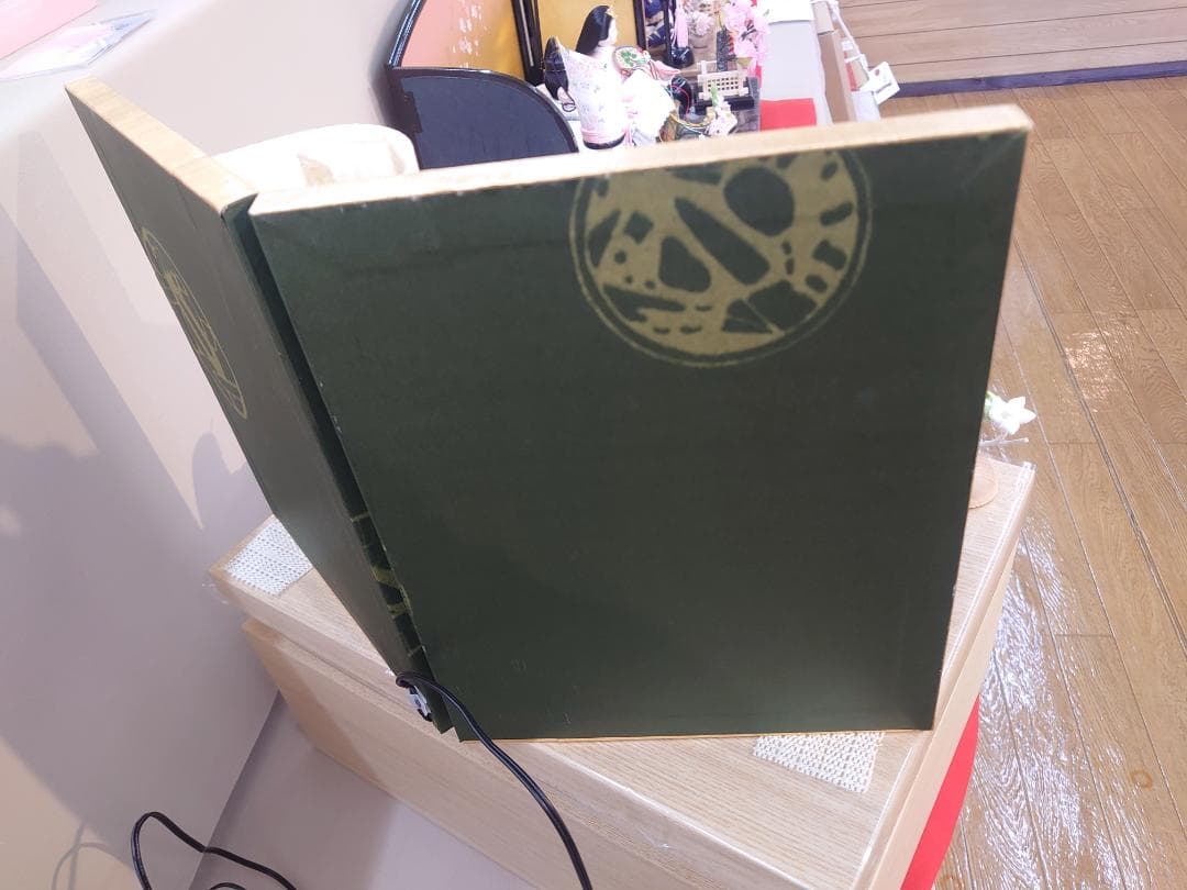 ●収納式おひなさま●　つむぎ風衣装飾り　金屏風　フルセット