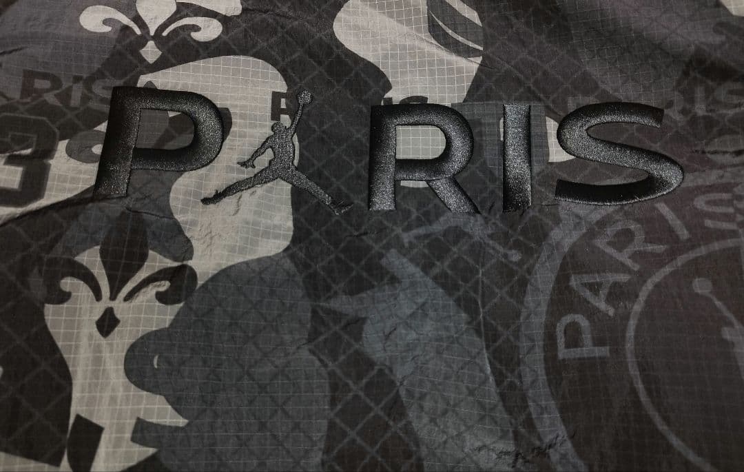 新品　NIKE　ナイキ　JORDAN　ジョーダン　パリサンジェルマン　アウター