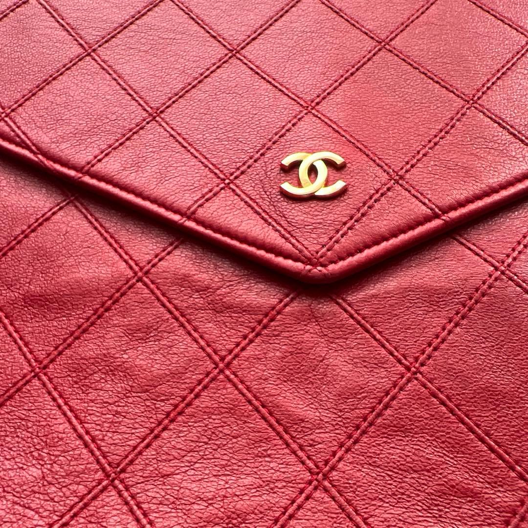 CHANEL 赤　クラッチバッグ・書類入れ