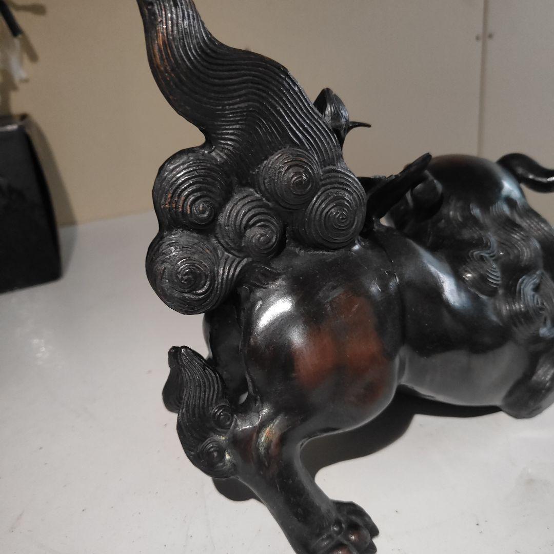 【美品】牡丹獅子 照雲作　青銅製　置物 黒漆調 魔除け 縁起物 彫刻