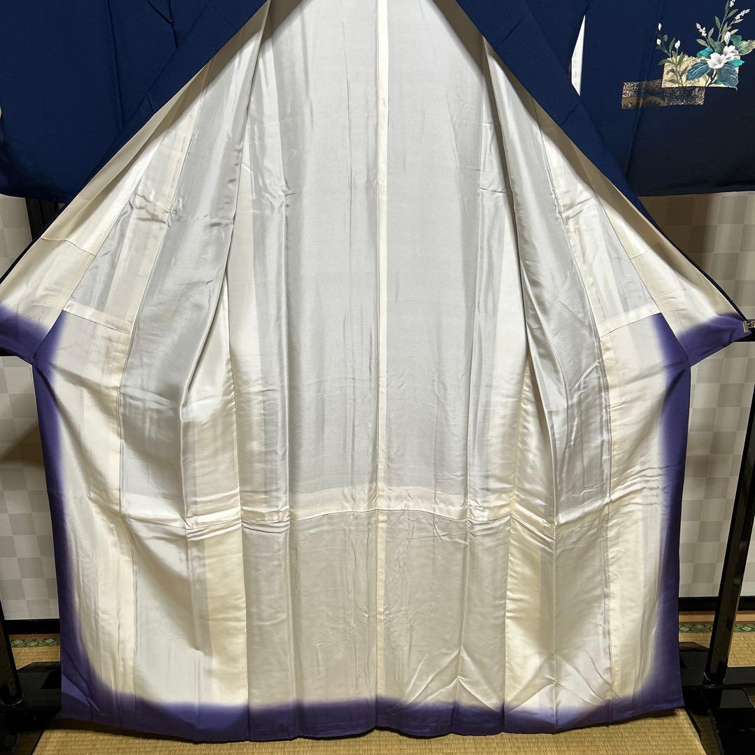 株式会社一蔵謹製　中古品正絹袷　金彩友禅訪問着　紺色裾は濃紺ぼかし