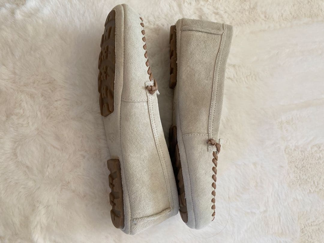 UGG モカシン オフホワイト