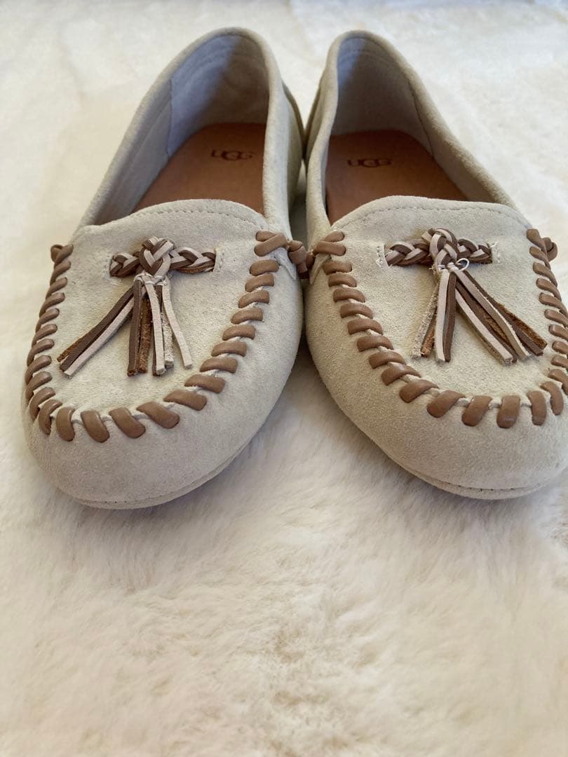 UGG モカシン オフホワイト