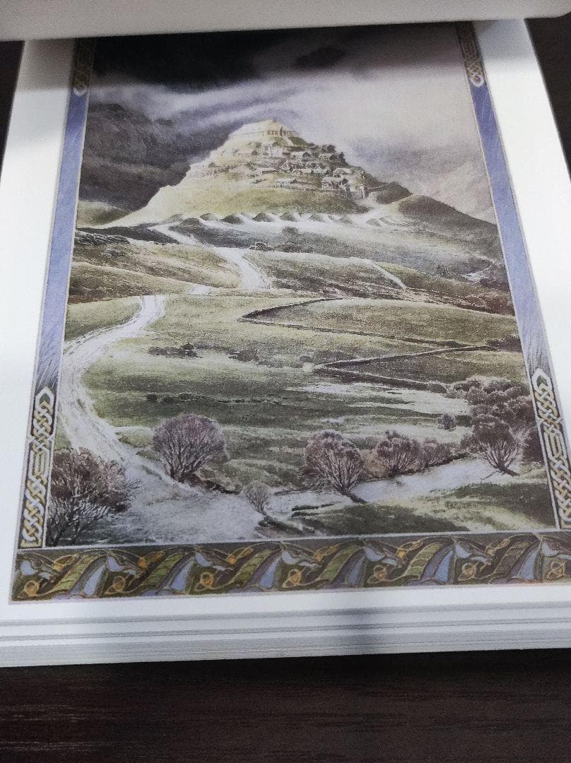 洋書 Tolkiens Middle-Earth and Monsters Card