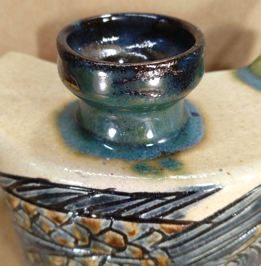 (⌒-⌒)！最高のアガリ【本物保証】金城次郎 壷屋焼 抱瓶 共箱栞人間国宝