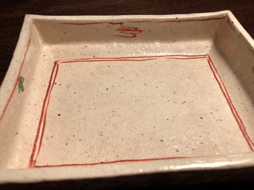 陶器製長方形皿 赤色装飾 骨董品