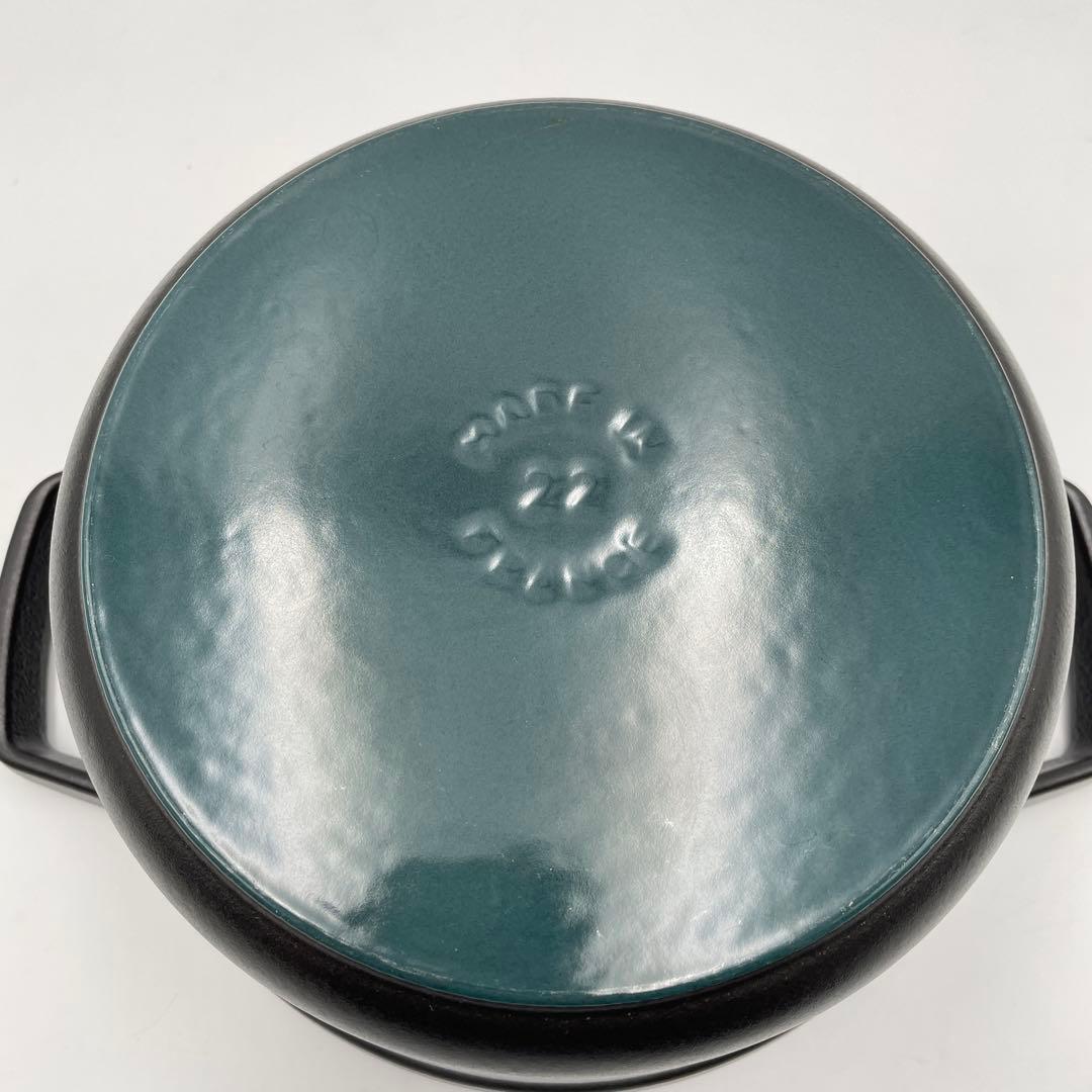 美品　STAUB ココット ラウンド　22cm ブラック
