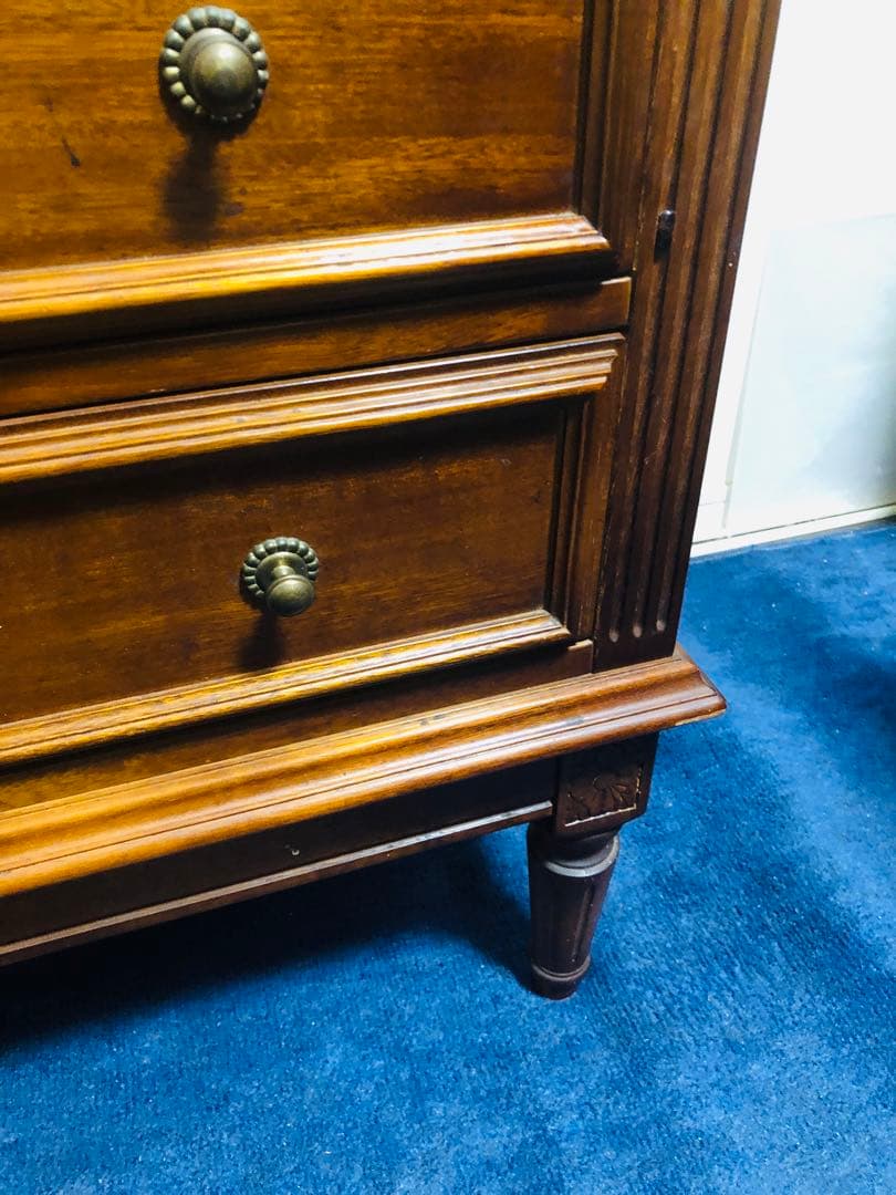 来た！アンティーク　西洋家具　キャビネット　クラシックスタイル木製タンス