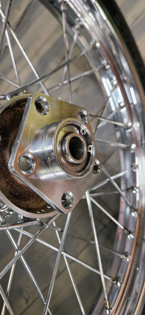 ハーレー　２１インチホイール　　　　ショベル（バリ山タイヤ付き)