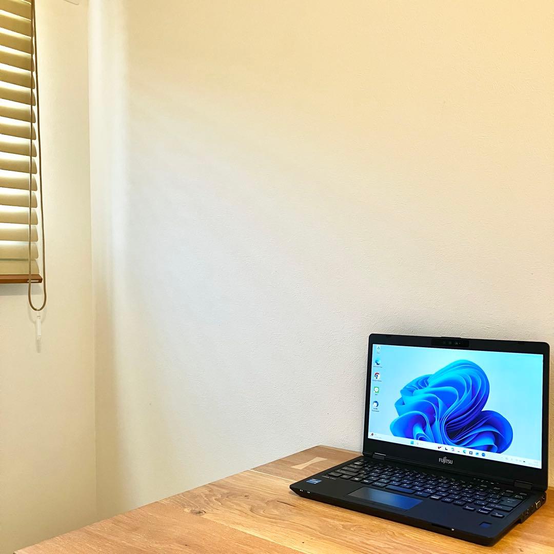 メモリ16GB/SSD/軽量/オフィス/Windows11/黒/ノートパソコン